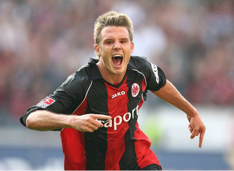 在他缺席的 在他缺席的